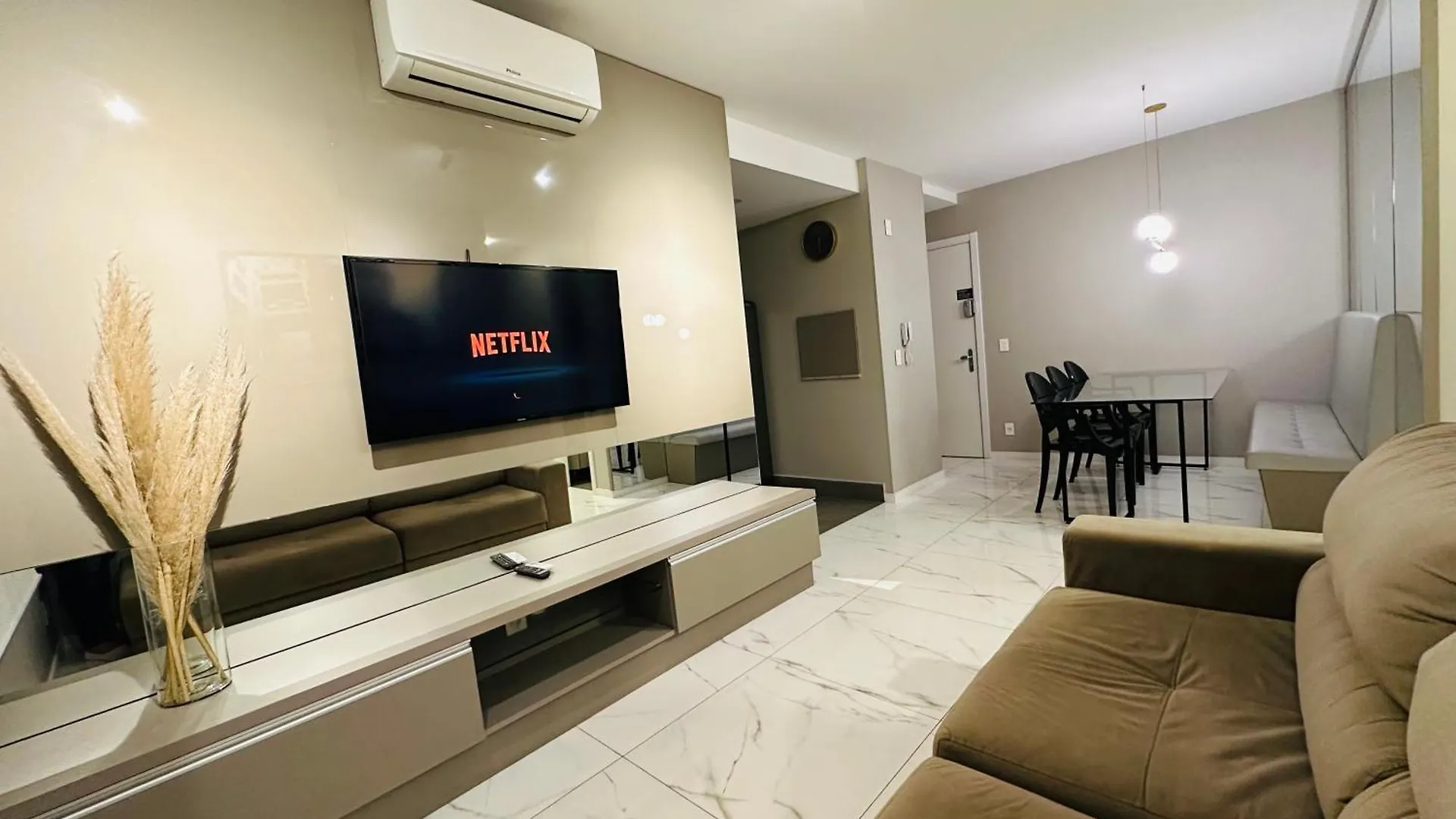 Apartamento NOVO!Apt.condomínio clube,próximo ao Consulado EUA Porto Alegre