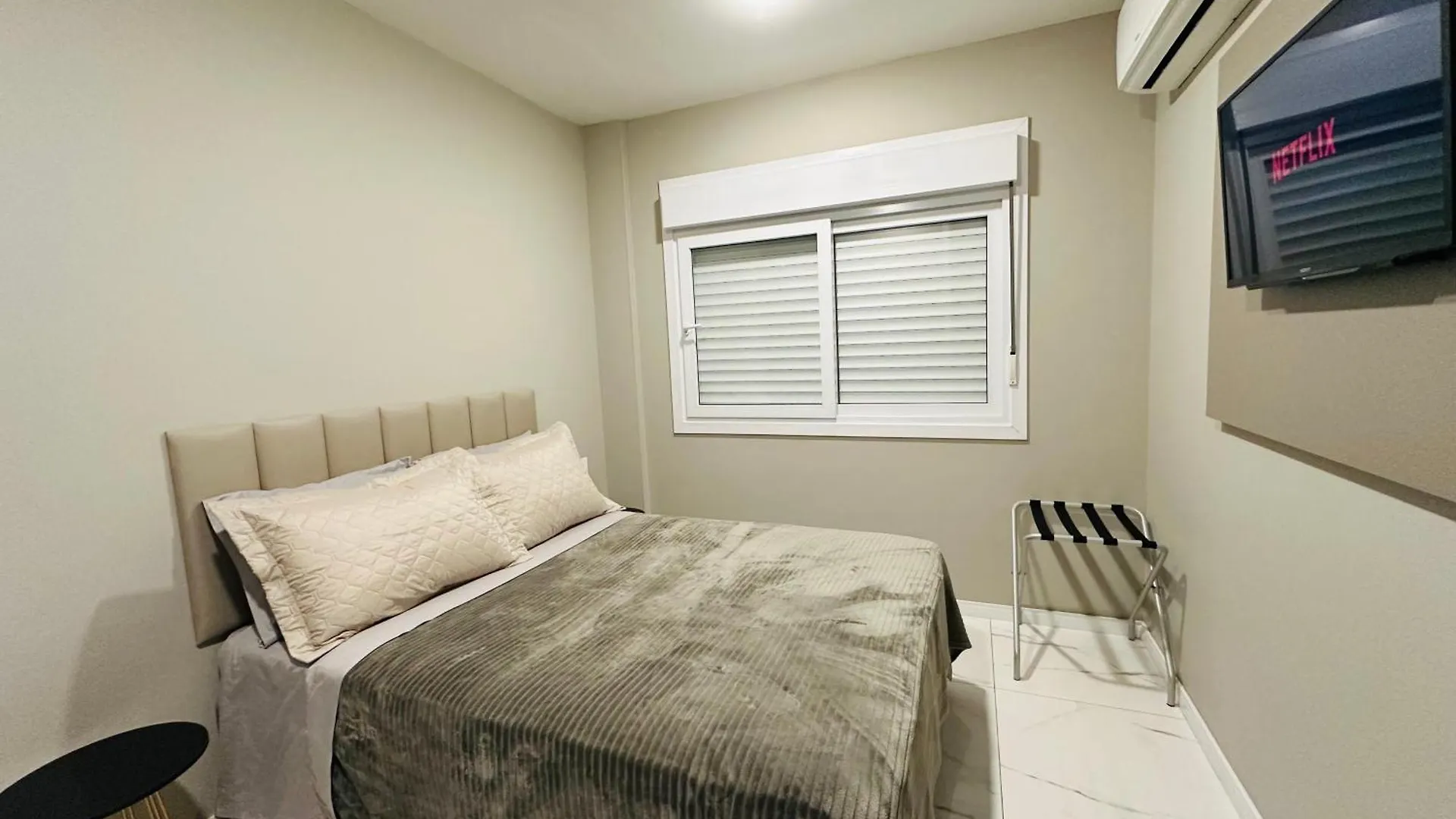 NOVO!Apt.condomínio clube,próximo ao Consulado EUA Porto Alegre Apartamento